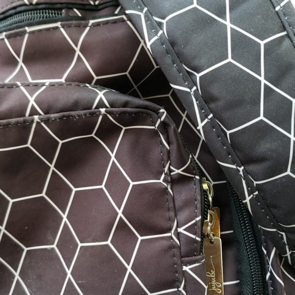 Jujube Diaper Bag - Picture 6 of 7